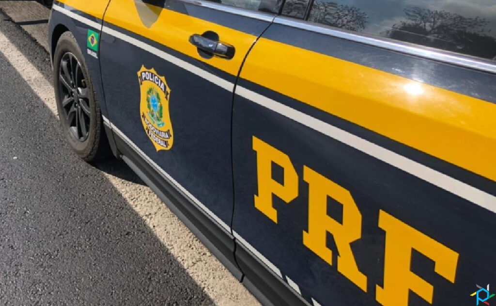 BR 277 interditada após caminhão fazer "L" na pista